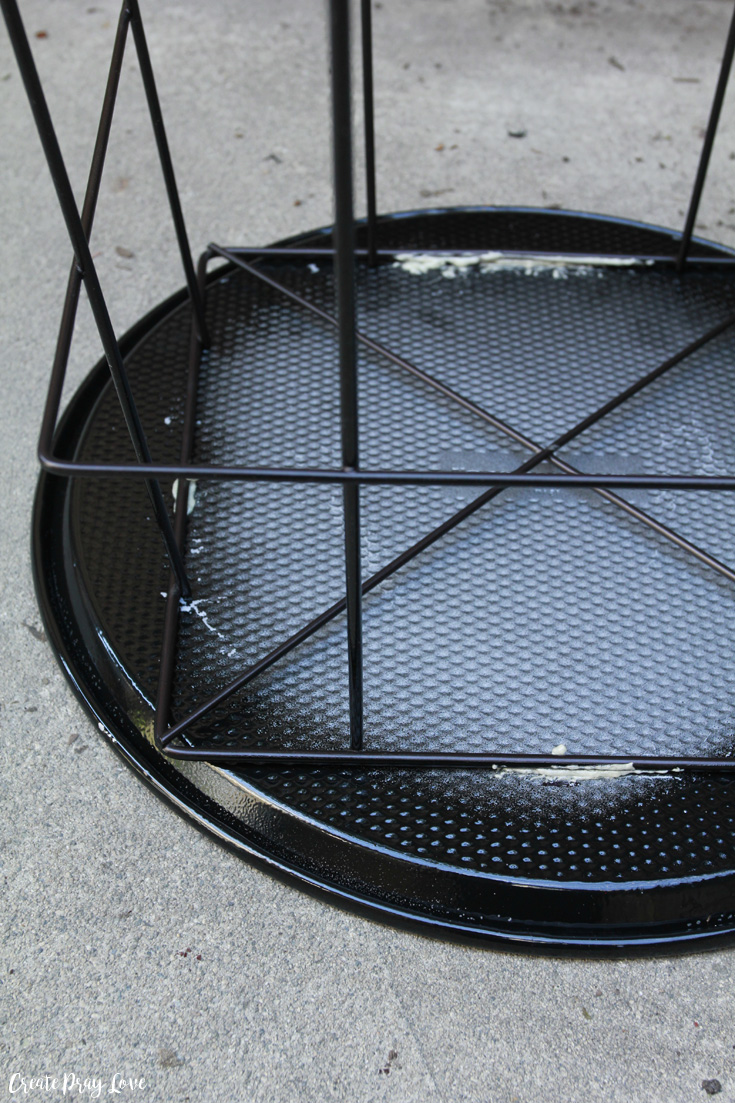 How to Turn a Wire Hamper Into a DIY Patio Table