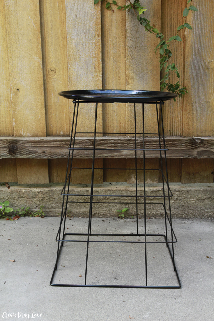 How to Turn a Wire Hamper Into a DIY Patio Table