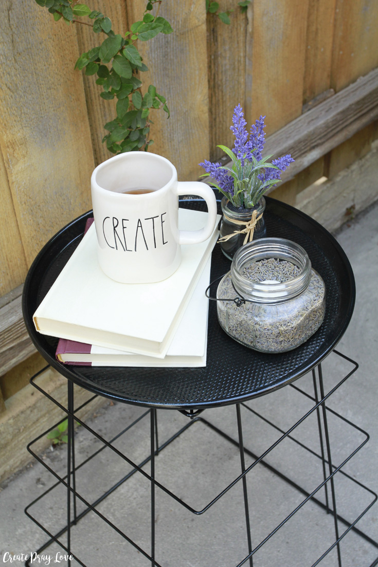 How to Turn a Wire Hamper Into a DIY Patio Table