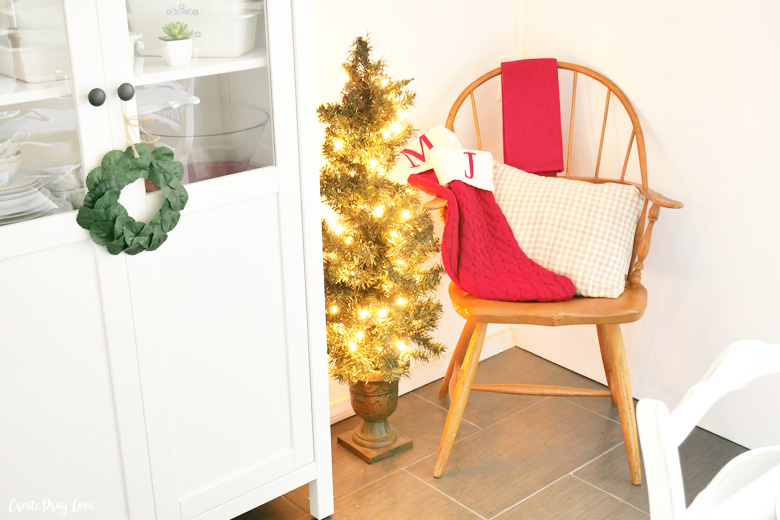 Farmhouse Christmas Home Tour