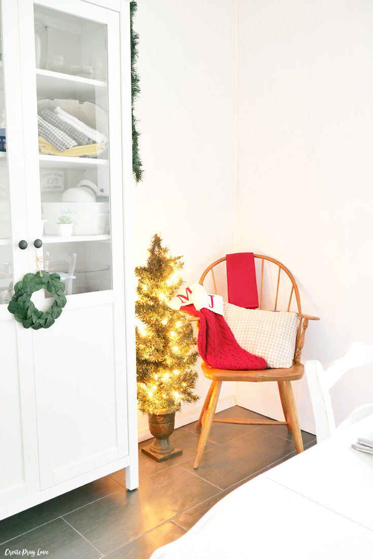 Farmhouse Christmas Home Tour